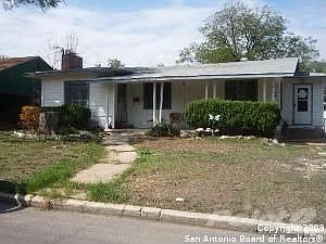 2nd image of 521 Senisa Dr