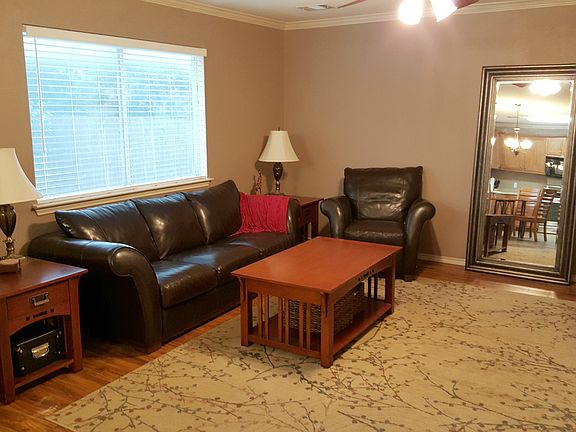 3rd image of 1311 Fairlawn Dr