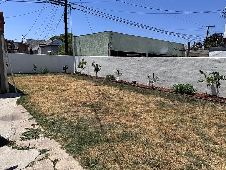 7727 S Normandie Ave — Photo 35