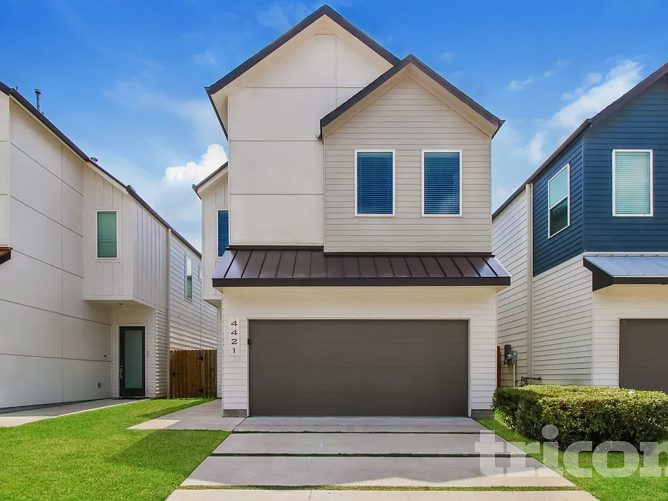4421 Bora Bora Ln