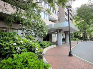 2 Hawthorne Pl APT 10K, Boston, MA 02114