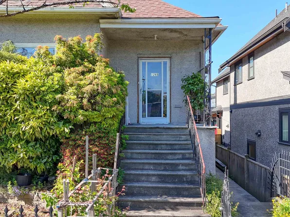 1349 E 14th Ave, Vancouver, BC V5N 2C7
