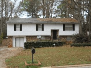 900 Bimini Ln, Forest Park, GA 30297