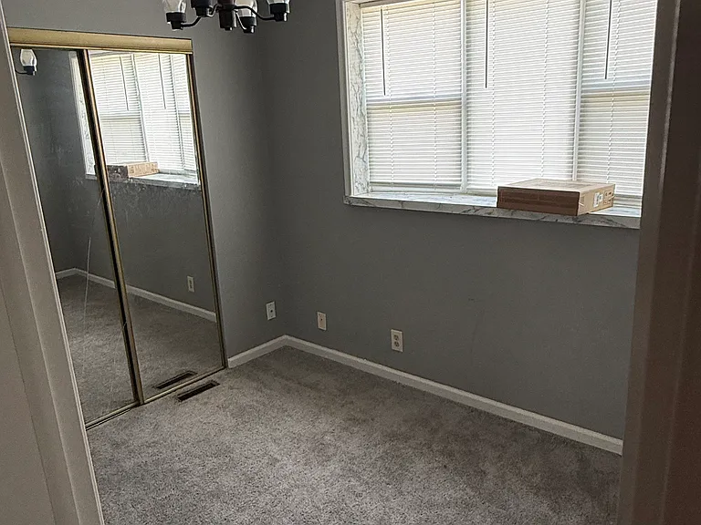 1054 Ridge Ave — Photo 13