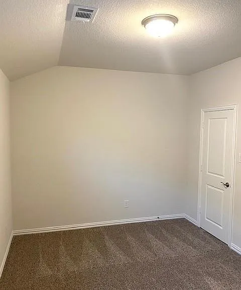 1902 Canyon Ln — Photo 16