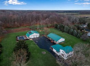 3876 Wruck Rd, Middleport, NY 14105