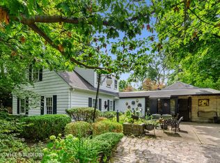 31 Park Ln, Golf, IL 60029