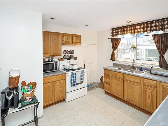 5th image of 301 W South St