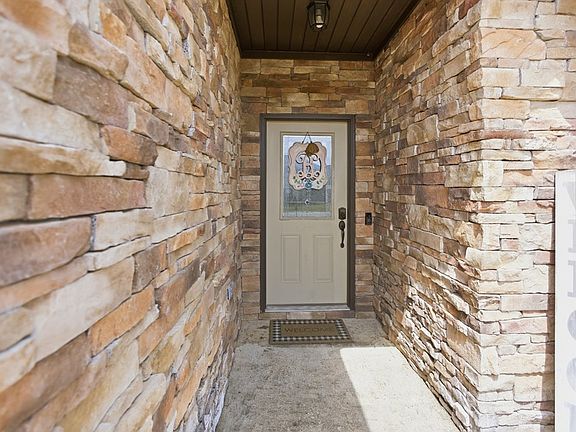 4th image of 309 Ponderosa Dr