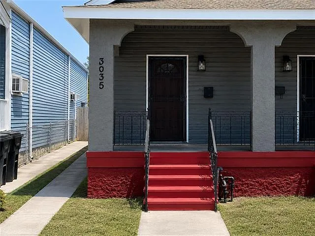 Building Photo - 3035 Delachaise St
