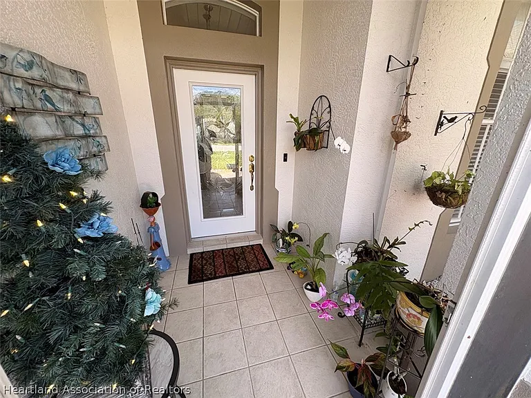 131 Orange Rd NE — Photo 3