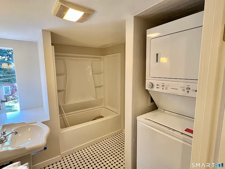 1596 Main St #2 — Photo 9