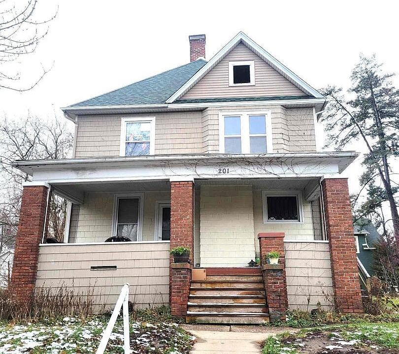 1st image of 201 E Dover Ct