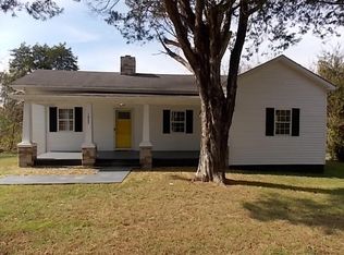 1027 Meadville Trl, Halifax, VA 24558