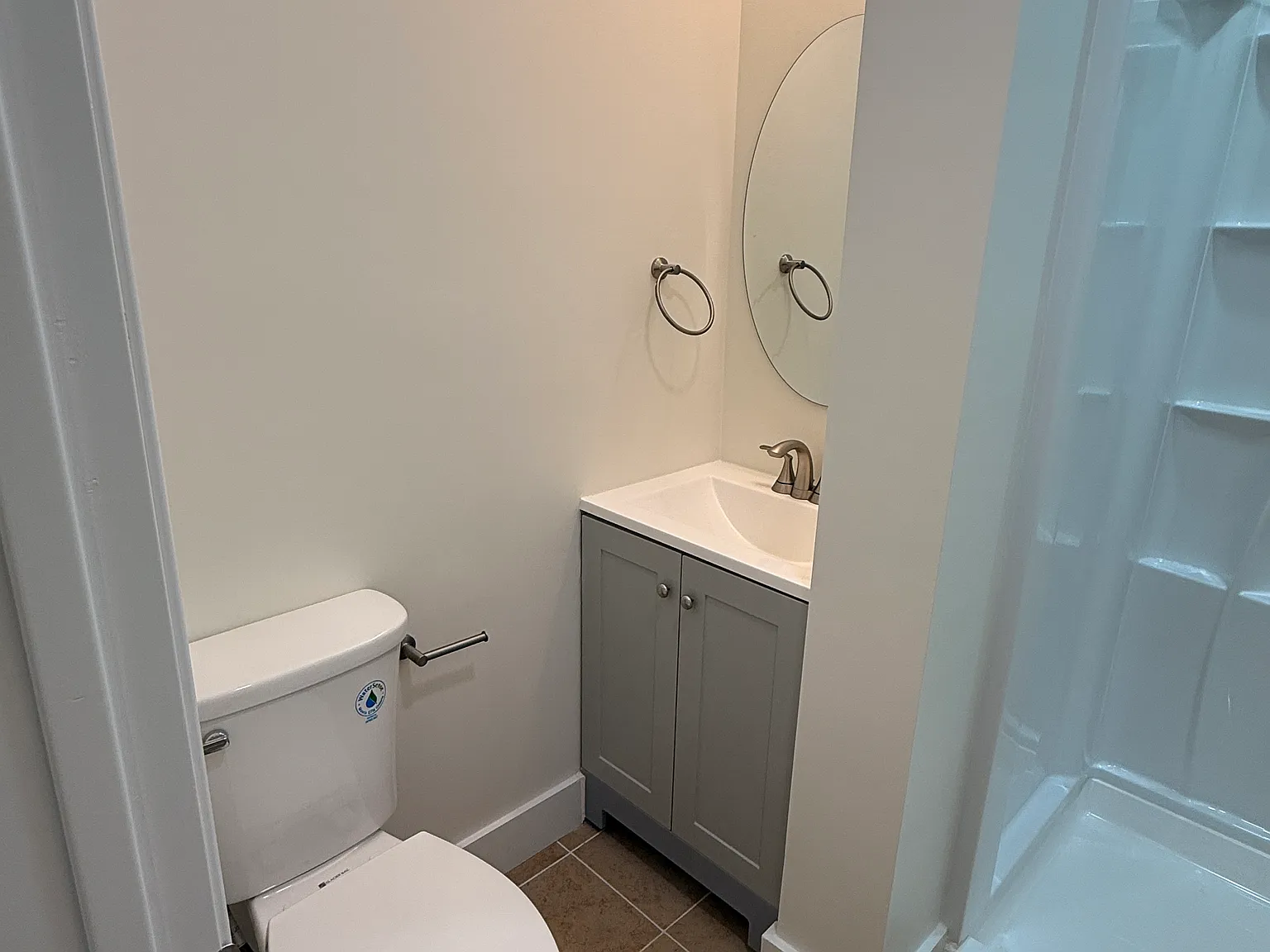 6734 N Sydenham St — Photo 3