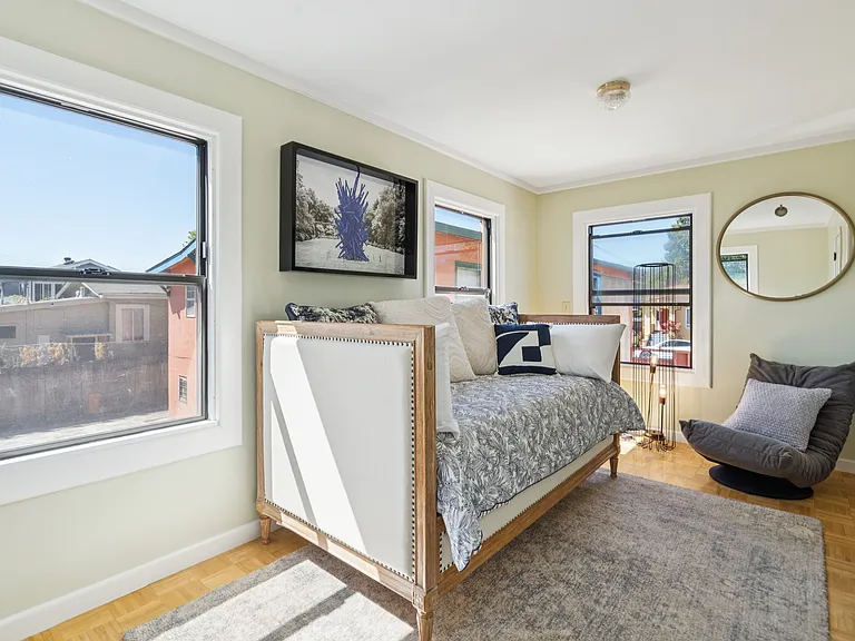 2328 Bartlett St — Photo 17