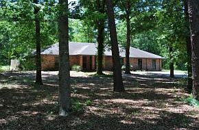 2nd image of 1012 Lee Ln