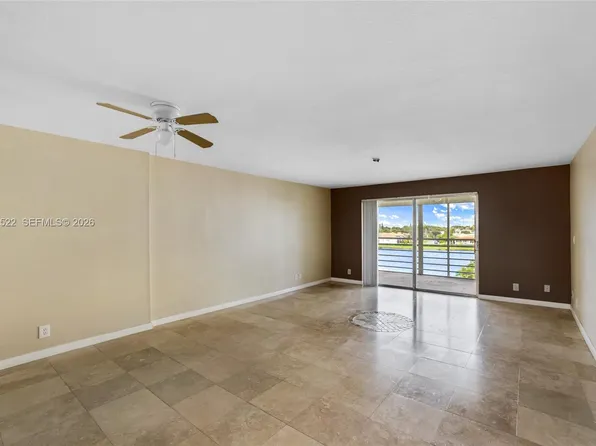 321 SE 3rd St APT 408, Dania, FL 33004