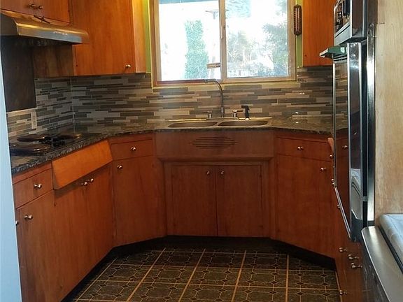 3rd image of 9423 S Park Ave