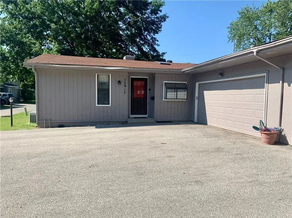 13917 Falkirk Cir, Grandview, MO 64030