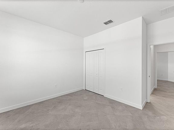 3rd image of 19047 Scallop Loop