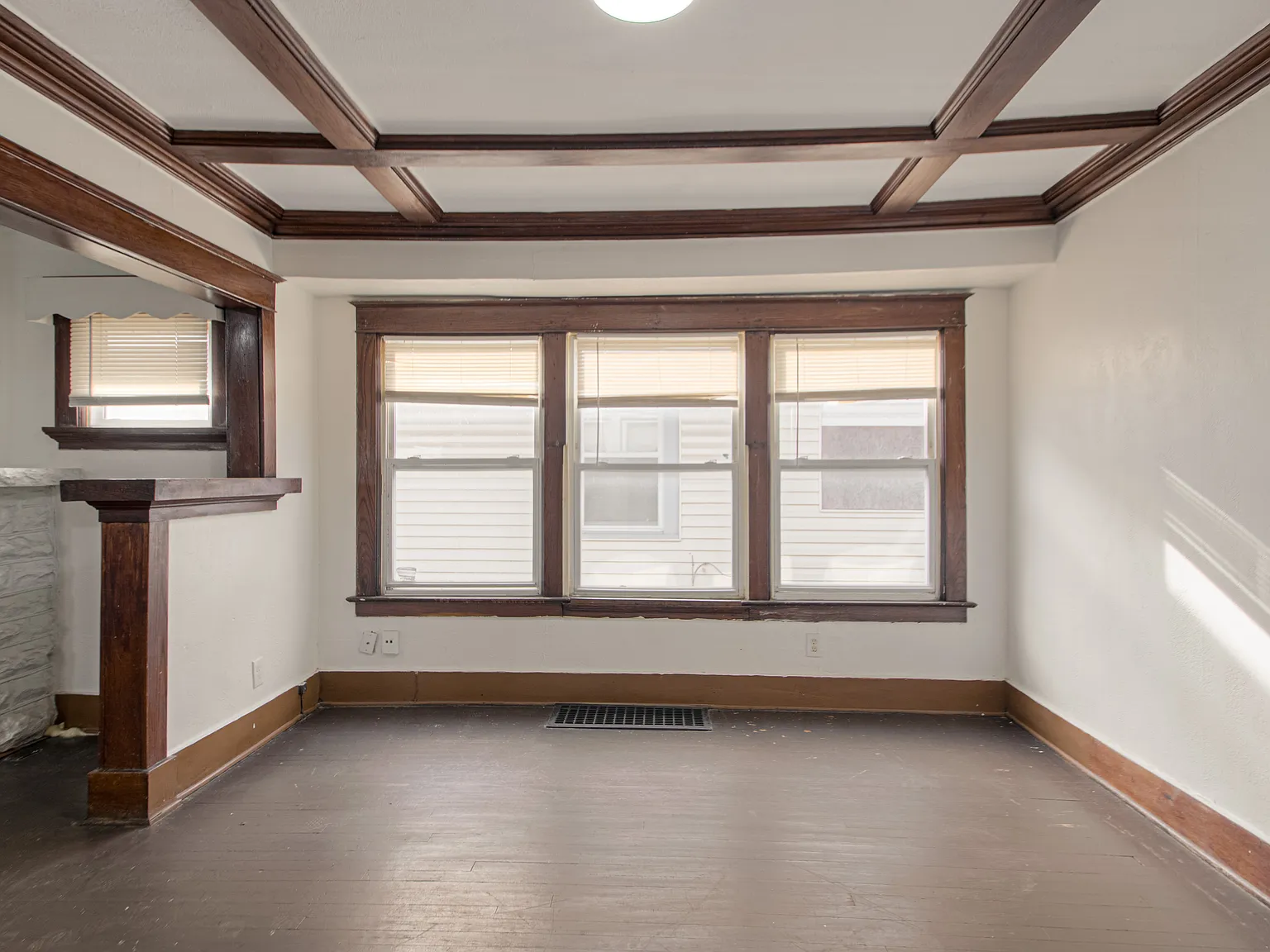 2 bed, 1025 sqft, $1,350 — Photo 2