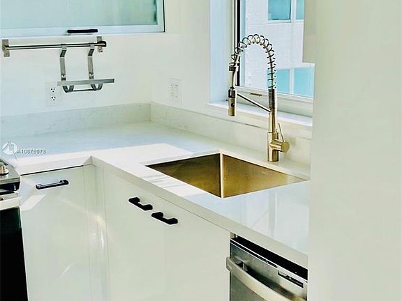 3rd image of 133 NE 2nd Ave APT 2212