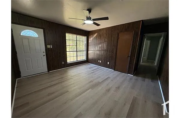 Building Photo - 3206 Red Bud Ln