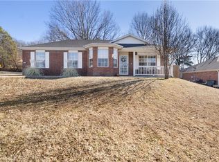 1200 S China Berry Ln, Fayetteville, AR 72704