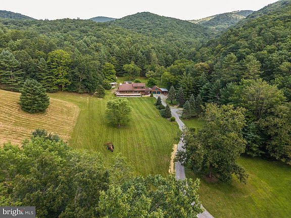 3rd image of 975 Lambs Run Rd