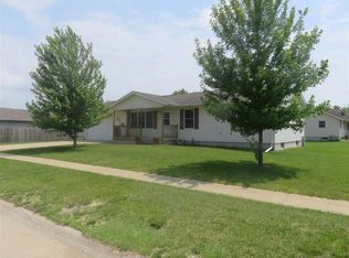 619 16th Pl, Camanche, IA 52730