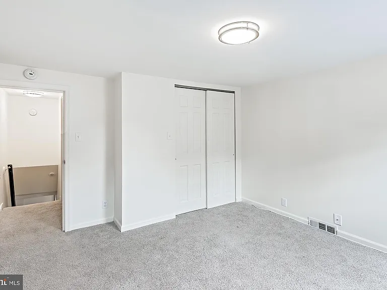 1010 Clayton St — Photo 8