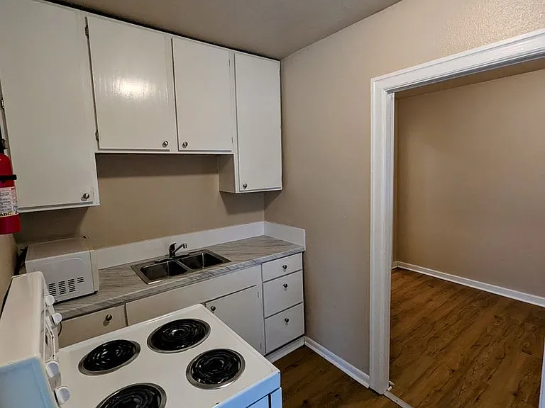419 2nd St #1-7 — Photo 7
