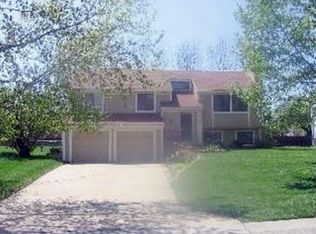 9220 Constance St, Lenexa, KS 66215