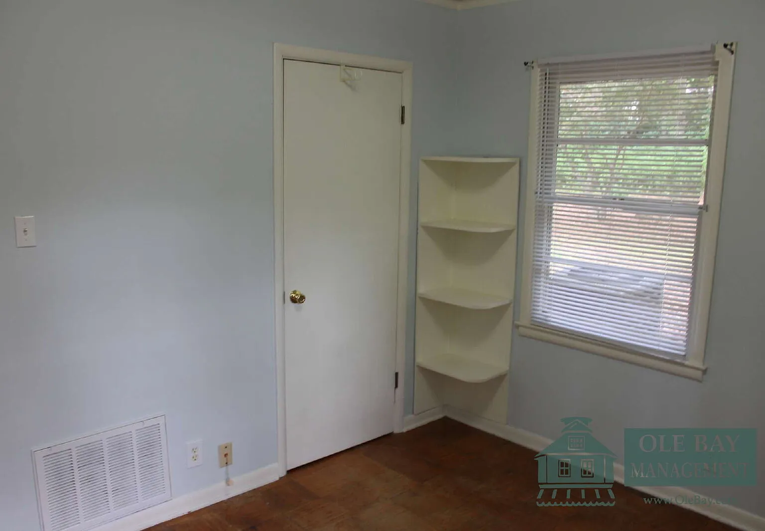 3 bed, 1.0 bath, $1,125 — Photo 4