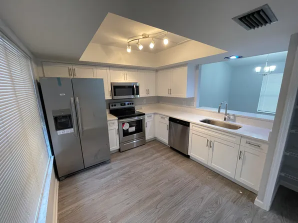 4108 NW 1st St, Deerfield Beach, FL 33442