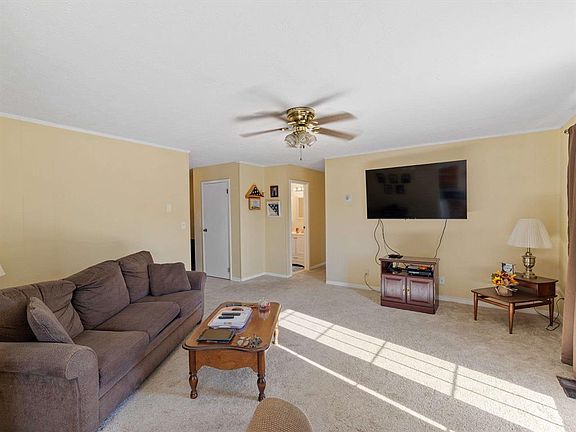 4th image of 4037 Yates Dr