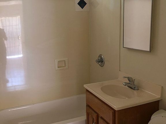 2nd image of 16054 Mateo St