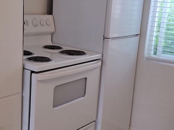4th image of 16924 Crenshaw Blvd #3