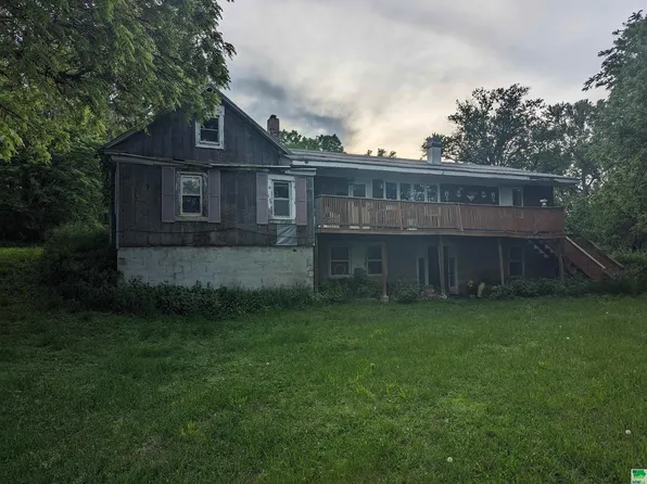 3900 Talbot Rd, Sioux City, IA 51103