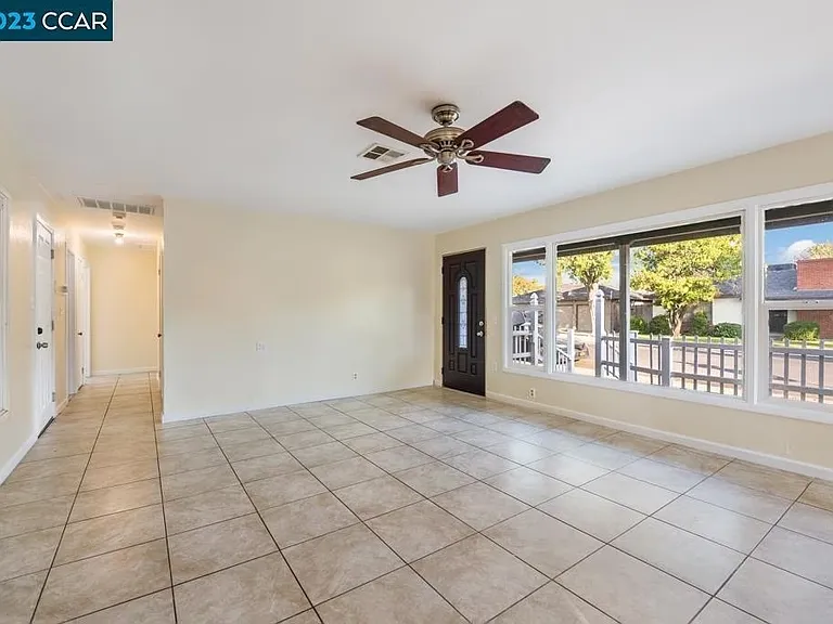 1502 Oakwood Dr — Photo 13