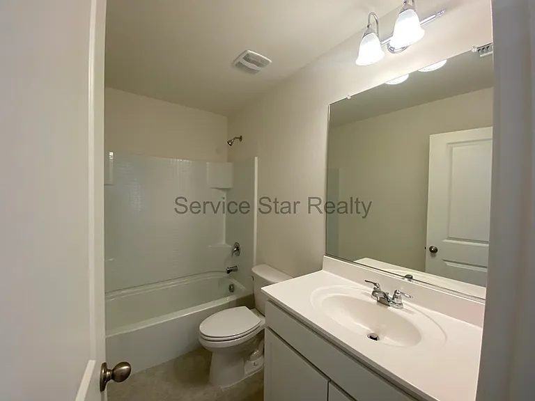 2402 E Alonso Dr — Photo 15