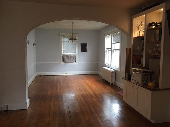 5th image of 1303 Victor St