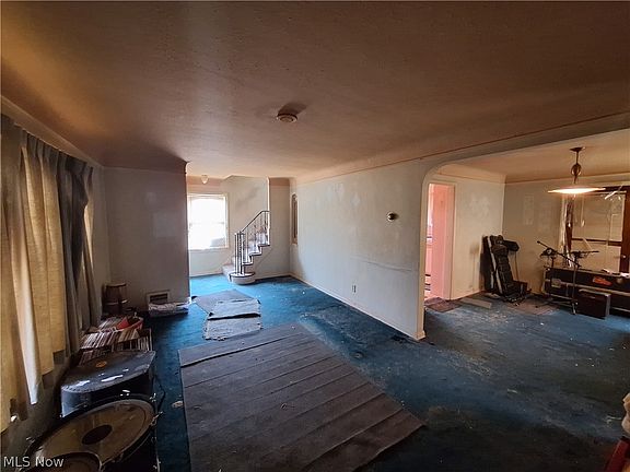 5th image of 7415 Woodhaven Ave