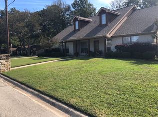 320 Huggins Dr, Springtown, TX 76082