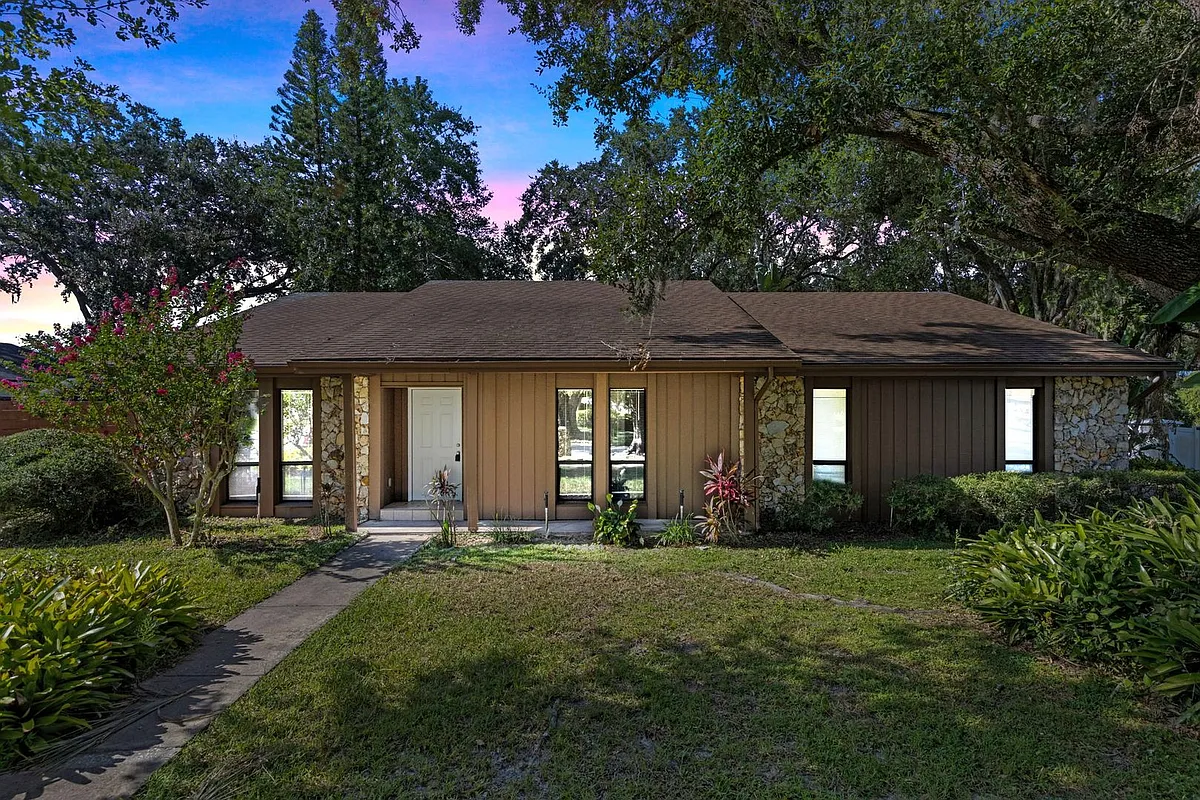 Building Photo - 525 Garden Heights Dr