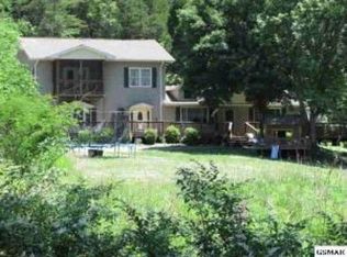 890 Happy Hollow Ln, Sevierville, TN 37876