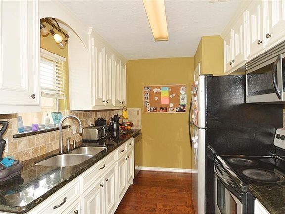 4th image of 518 Saint Charles St