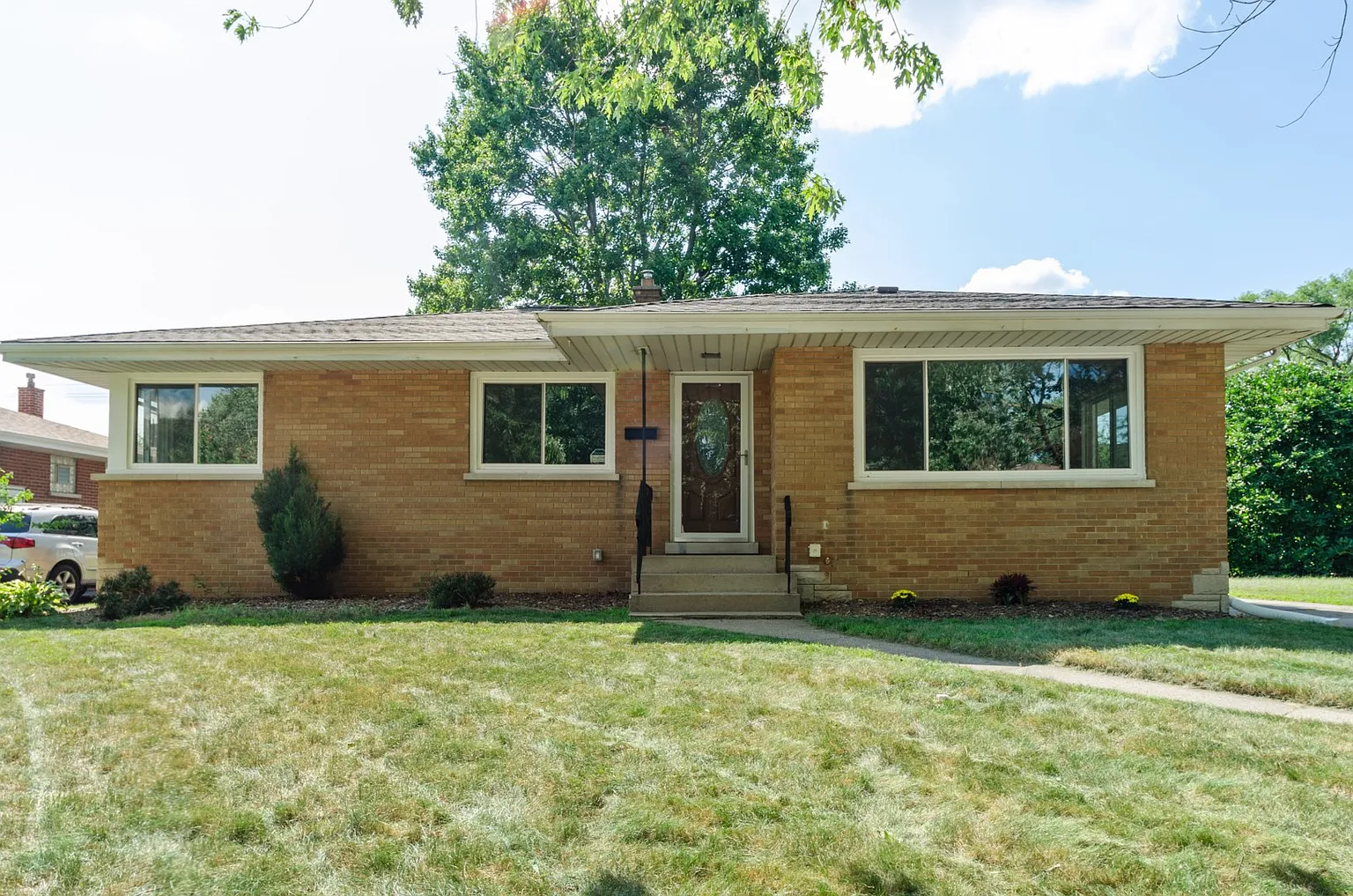 18414 Glen Oak Ave photo 1