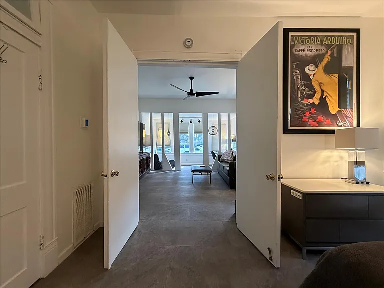 318 Hyde Park Blvd #A — Photo 15